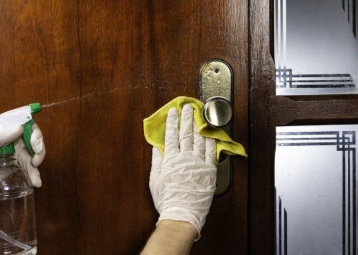 En qué puertas de madera se puede usar el remedio con viagre